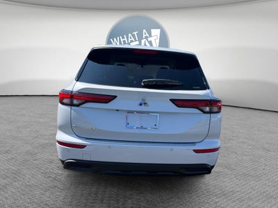 2022 Mitsubishi Outlander ES