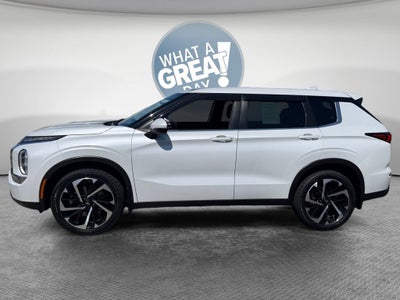 2022 Mitsubishi Outlander ES
