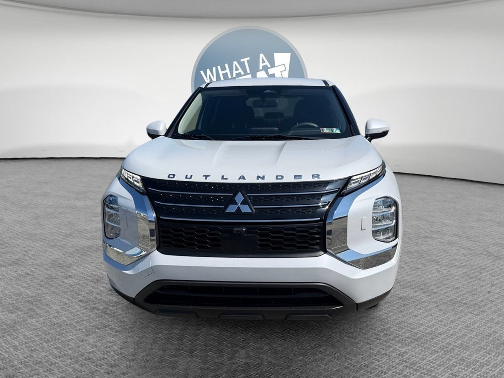 2022 Mitsubishi Outlander ES