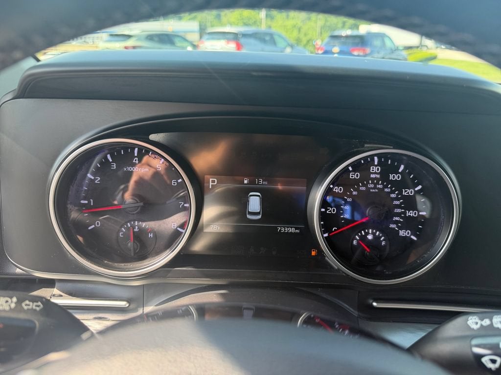 2023 Kia Carnival LX