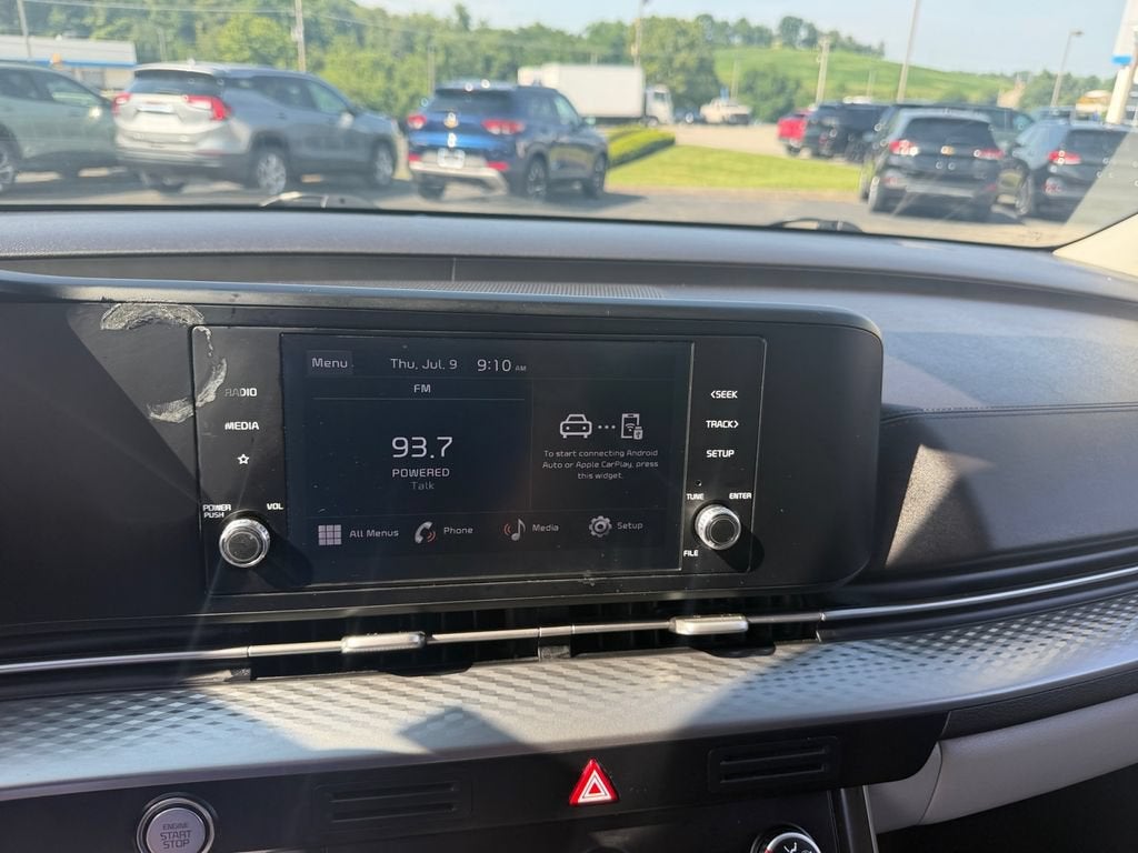 2023 Kia Carnival LX