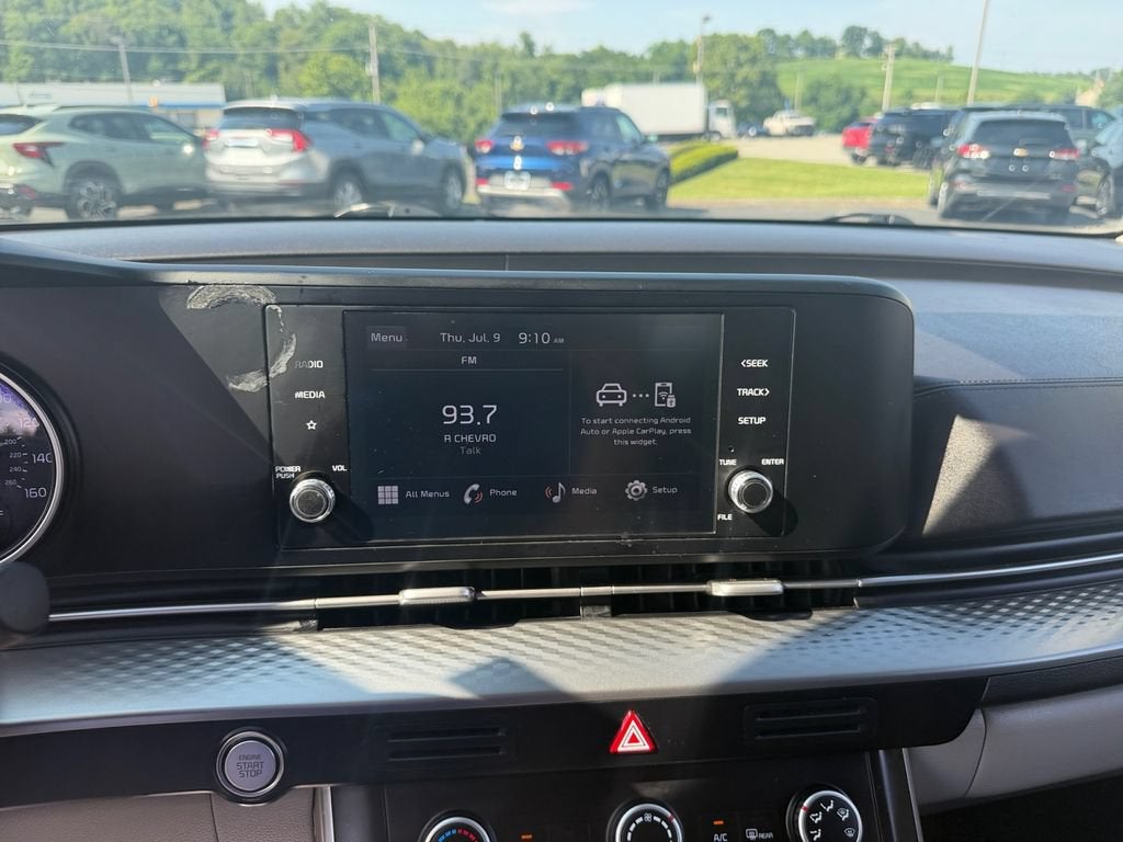 2023 Kia Carnival LX