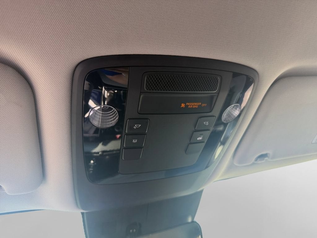 2023 Kia Carnival LX