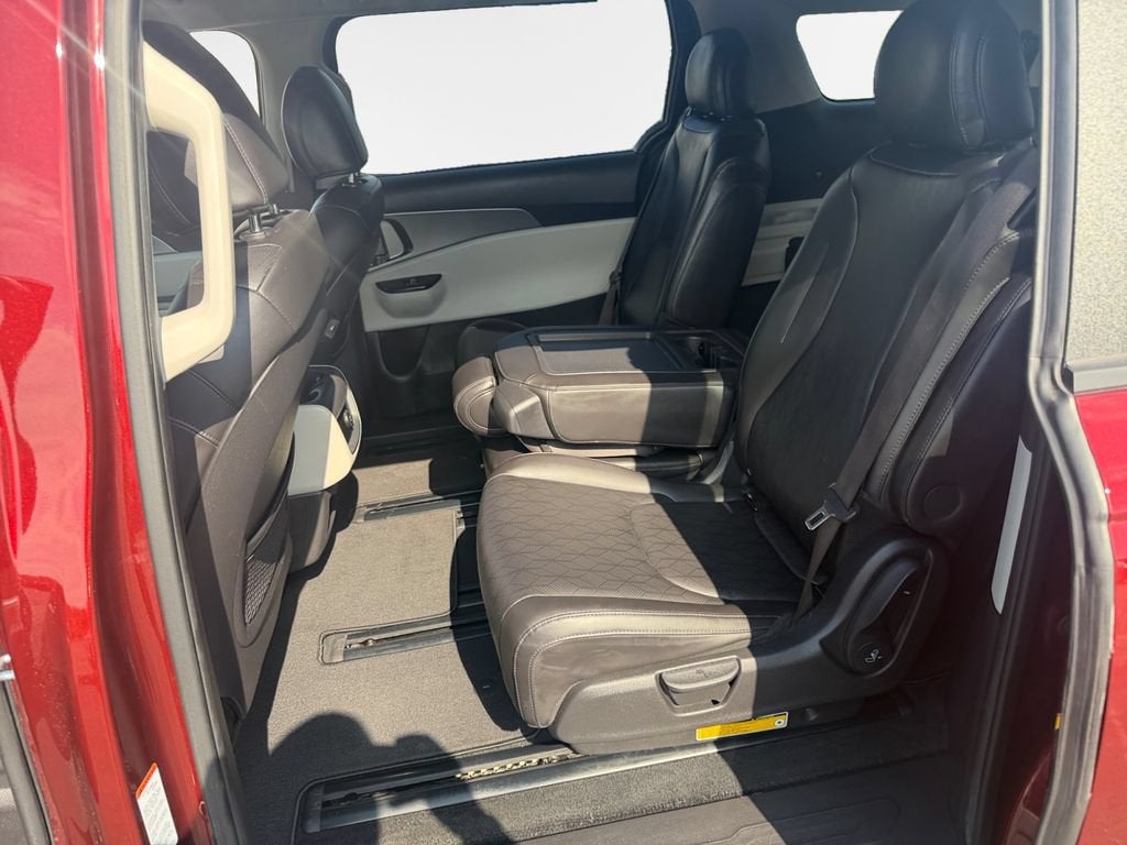 2023 Kia Carnival LX