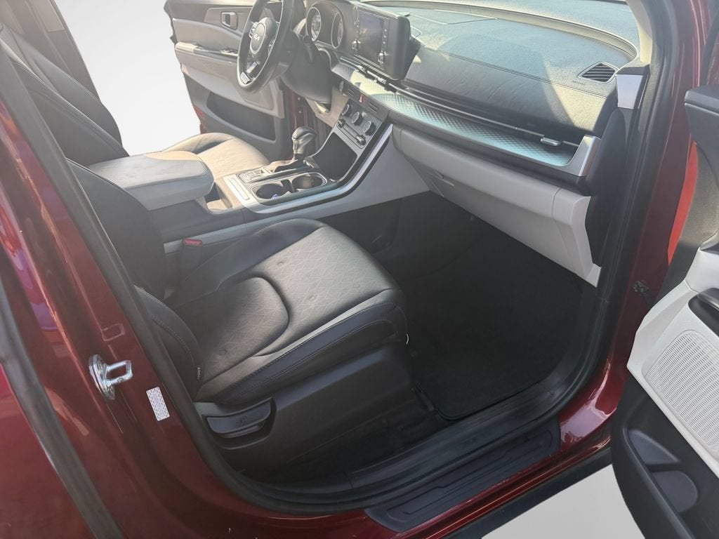 2023 Kia Carnival LX