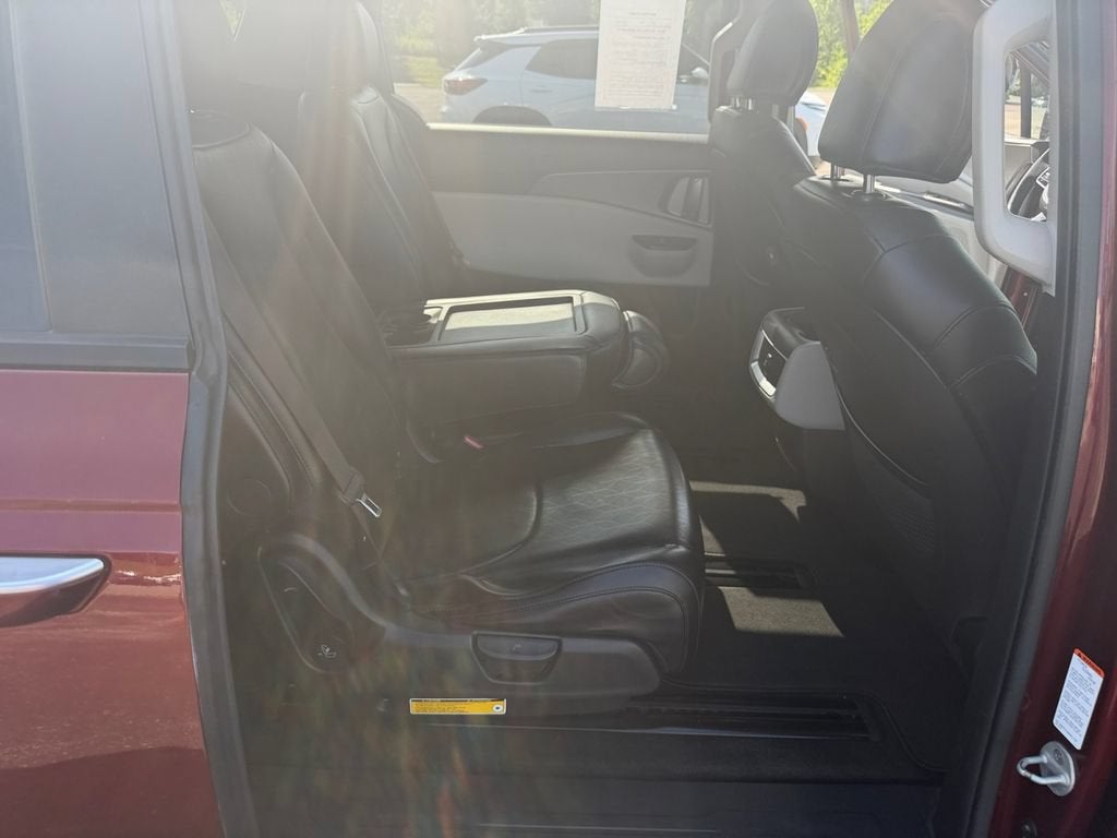 2023 Kia Carnival LX