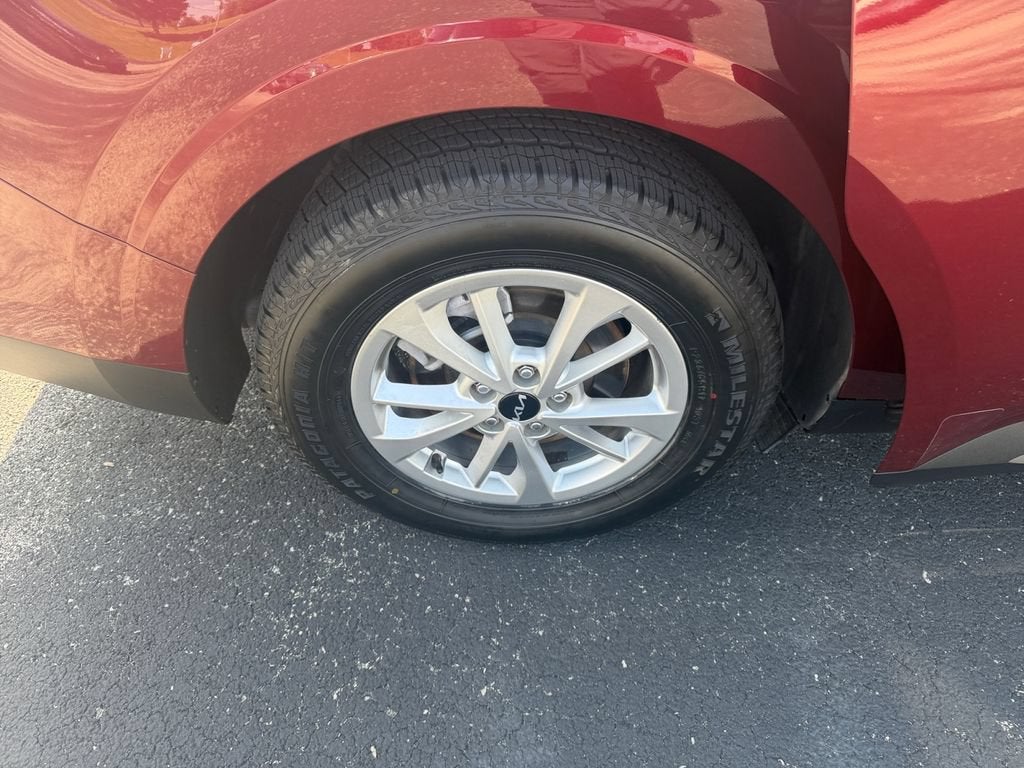 2023 Kia Carnival LX