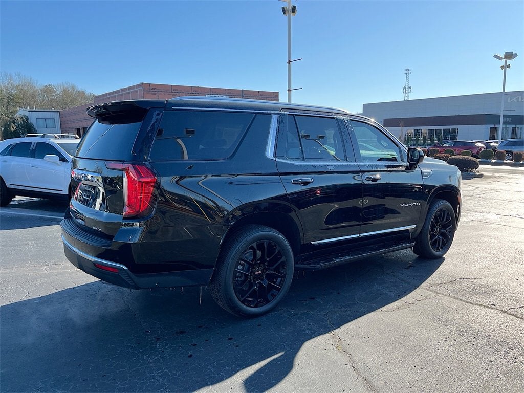2023 GMC Yukon SLT
