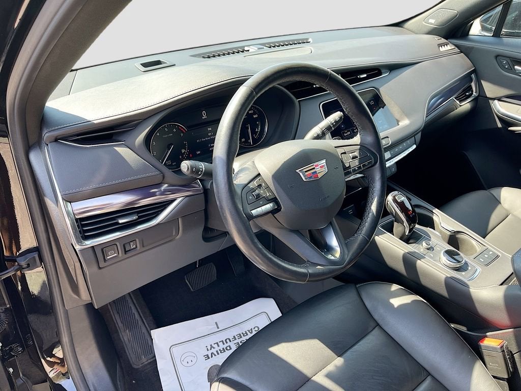 2022 Cadillac XT4 Luxury