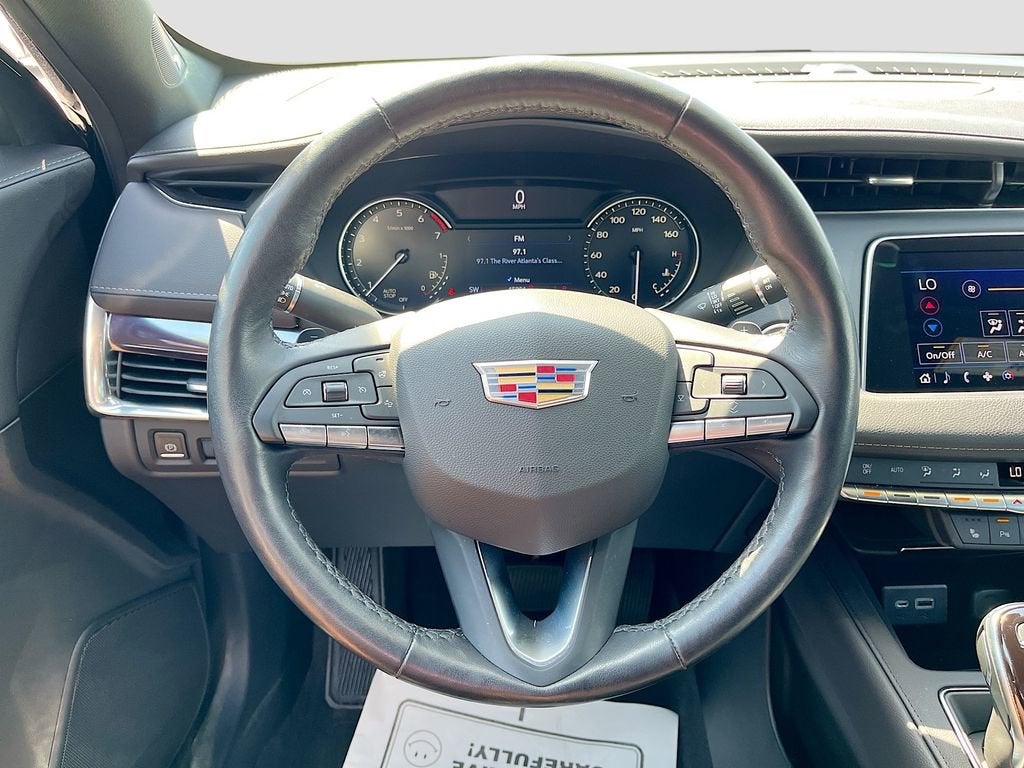 2022 Cadillac XT4 Luxury