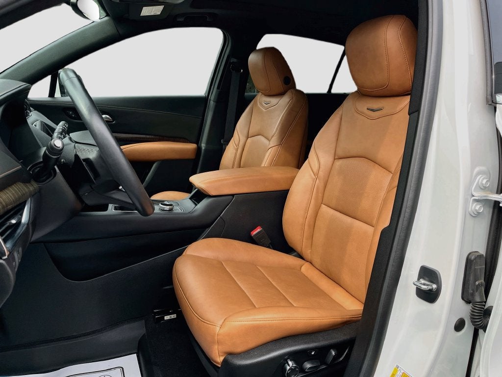 2023 Cadillac XT4 FWD Premium Luxury