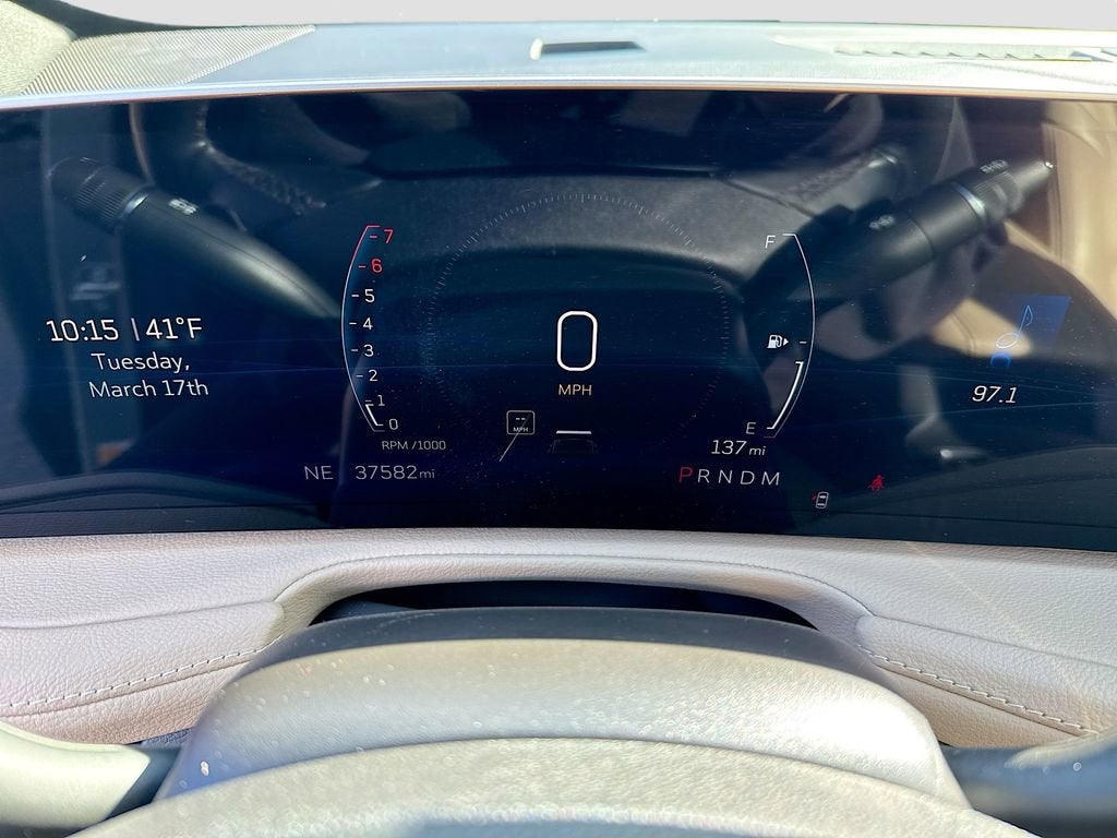 2025 Cadillac XT4 Premium Luxury