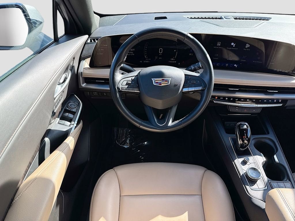 2025 Cadillac XT4 Premium Luxury