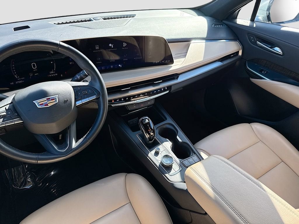 2025 Cadillac XT4 Premium Luxury