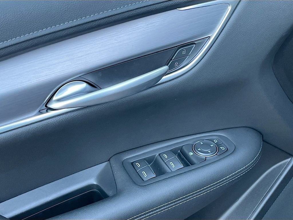 2025 Cadillac XT5 Luxury