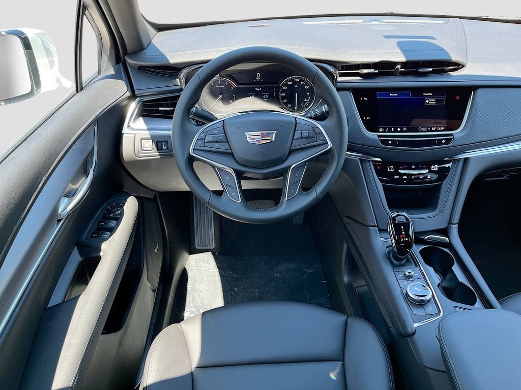 2025 Cadillac XT5 Luxury