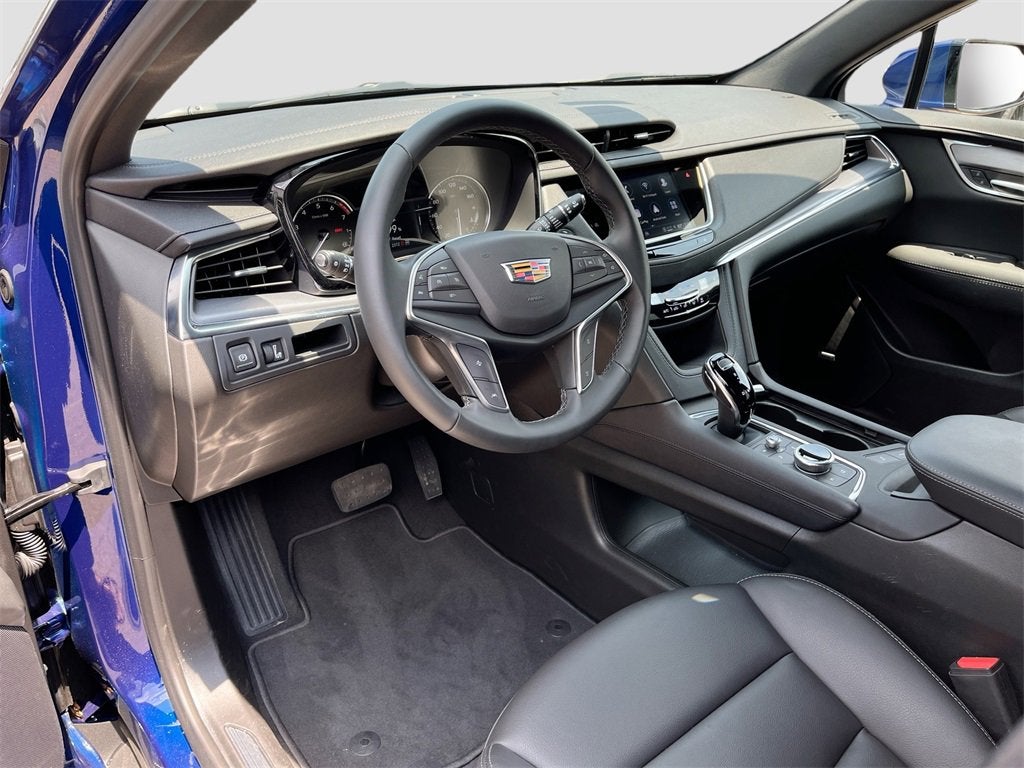 2025 Cadillac XT5 Luxury