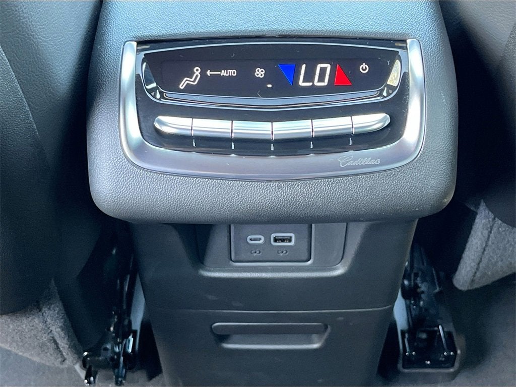 2025 Cadillac XT6 Luxury