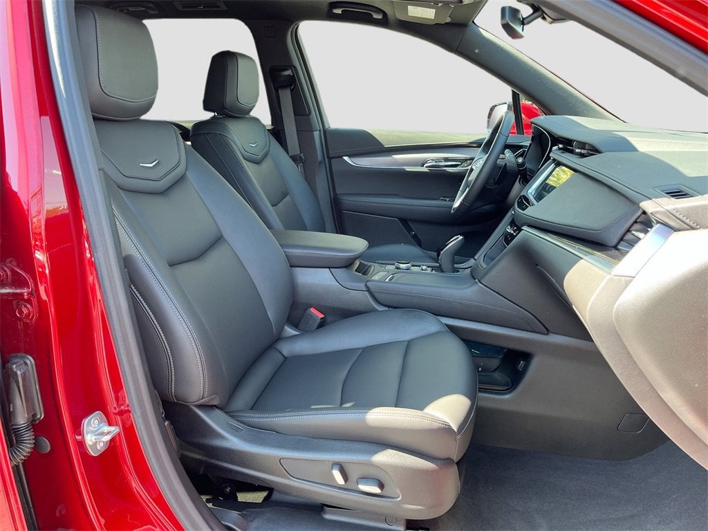 2025 Cadillac XT6 Luxury