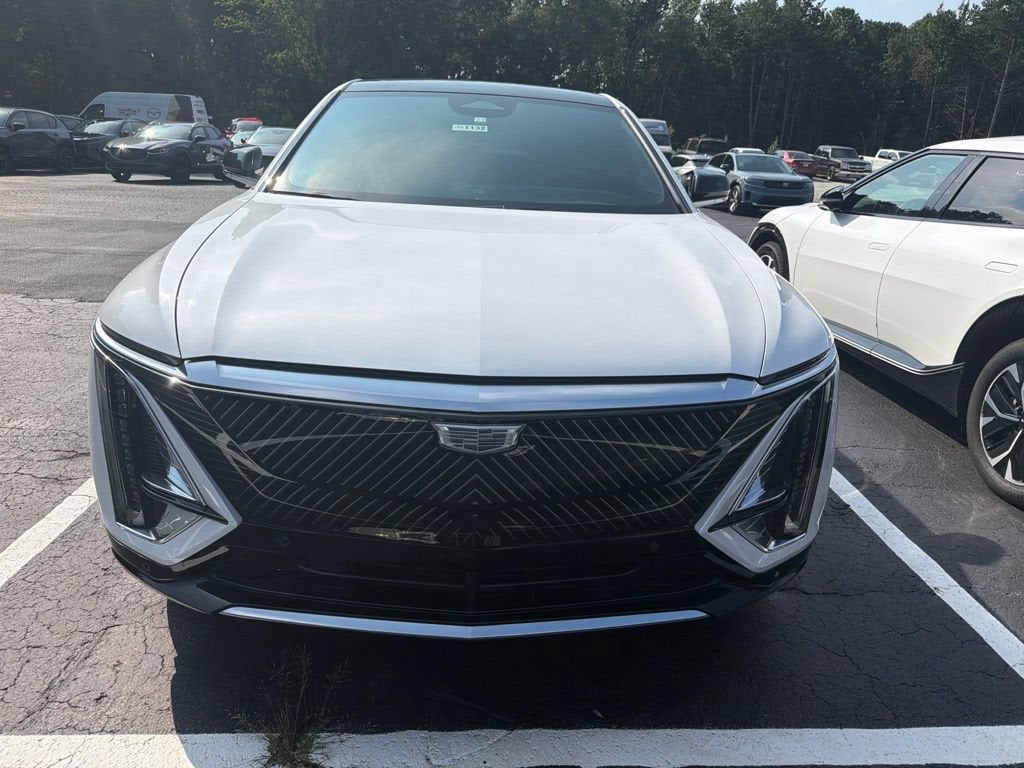 2024 Cadillac LYRIQ Luxury 1