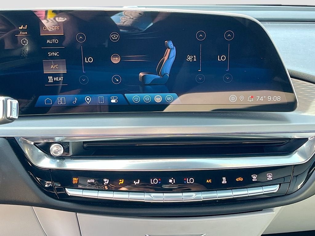 2024 Cadillac LYRIQ Luxury 1