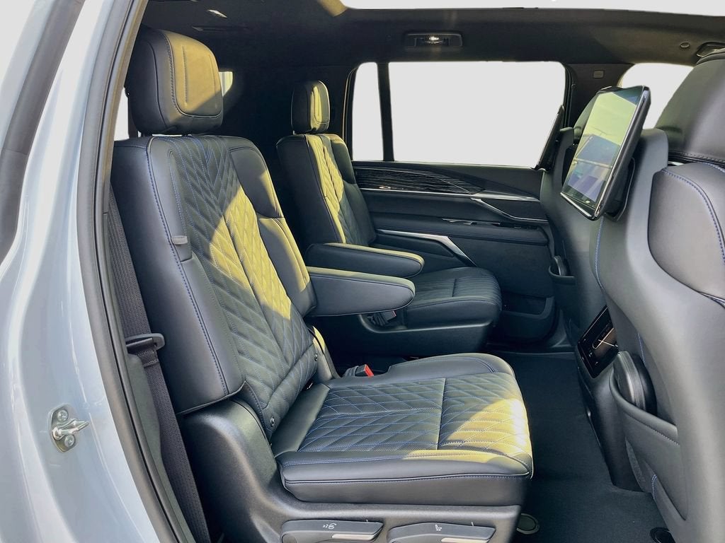 2026 Cadillac ESCALADE IQL Luxury