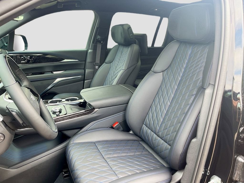 2025 Cadillac ESCALADE IQ Luxury 1