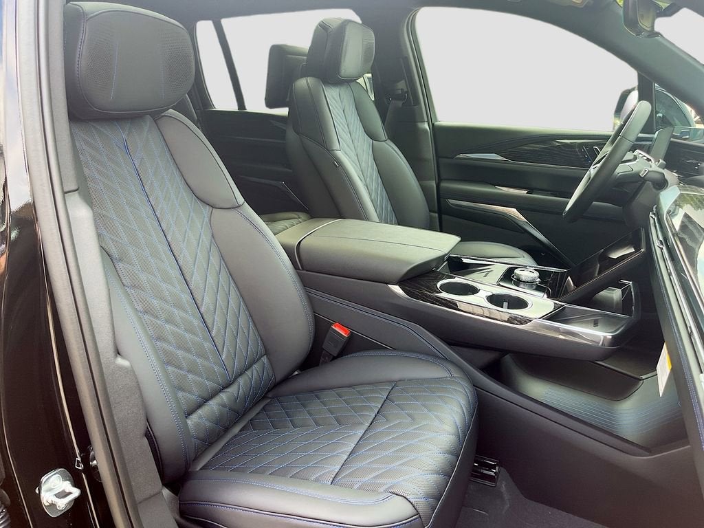 2025 Cadillac ESCALADE IQ Luxury 1