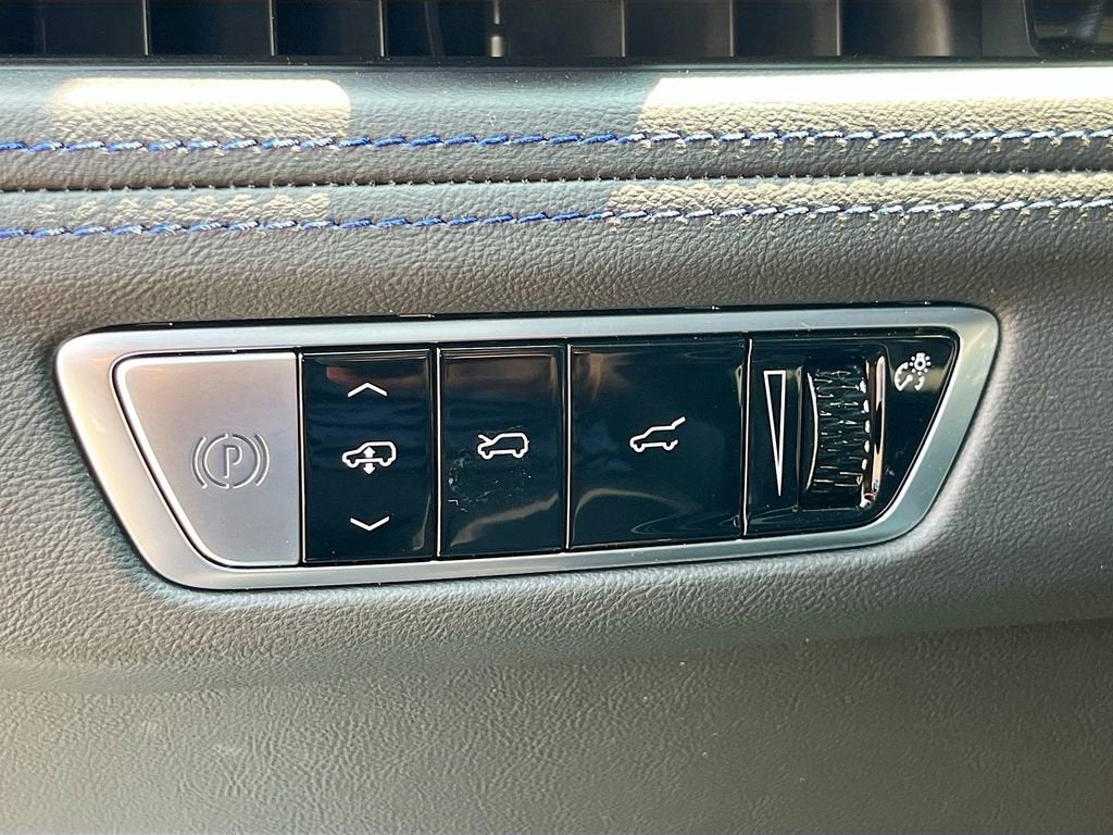 2025 Cadillac ESCALADE IQ Luxury 1