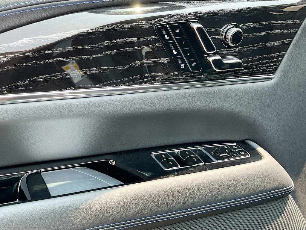 2025 Cadillac ESCALADE IQ Luxury 1