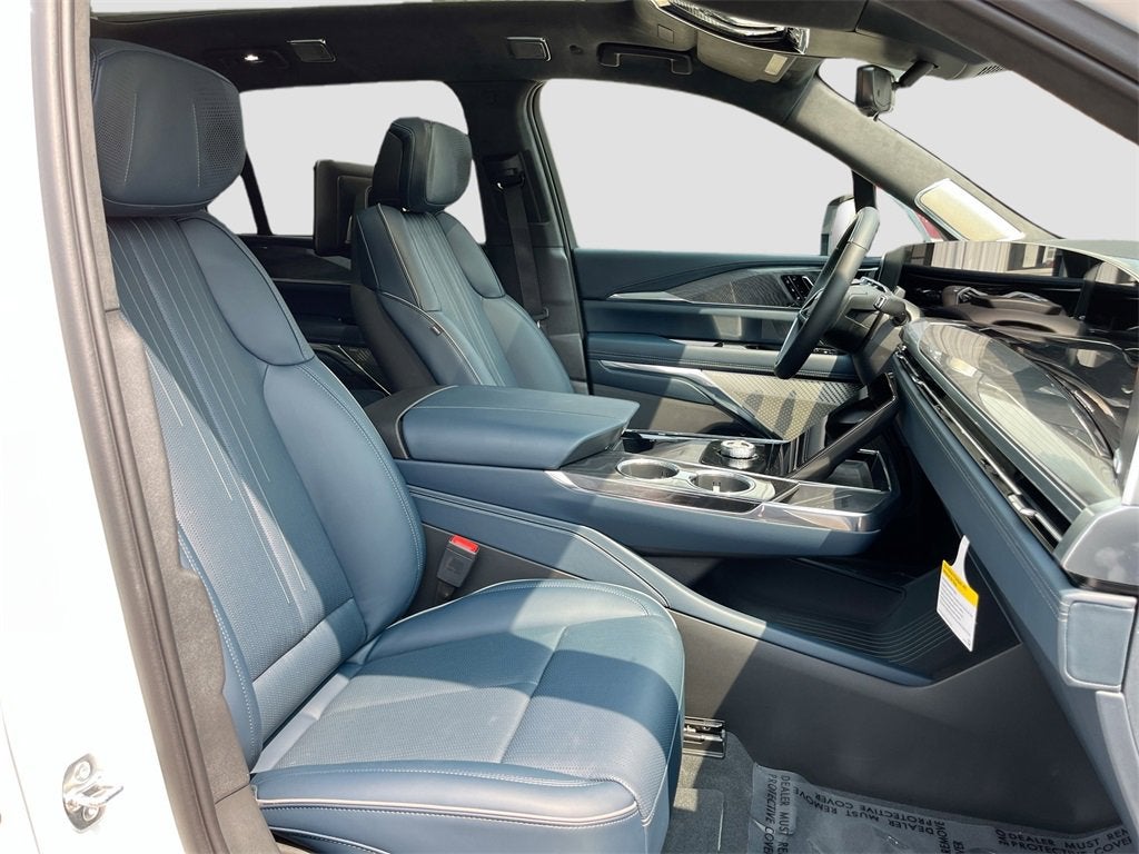 2025 Cadillac ESCALADE IQ Luxury 2