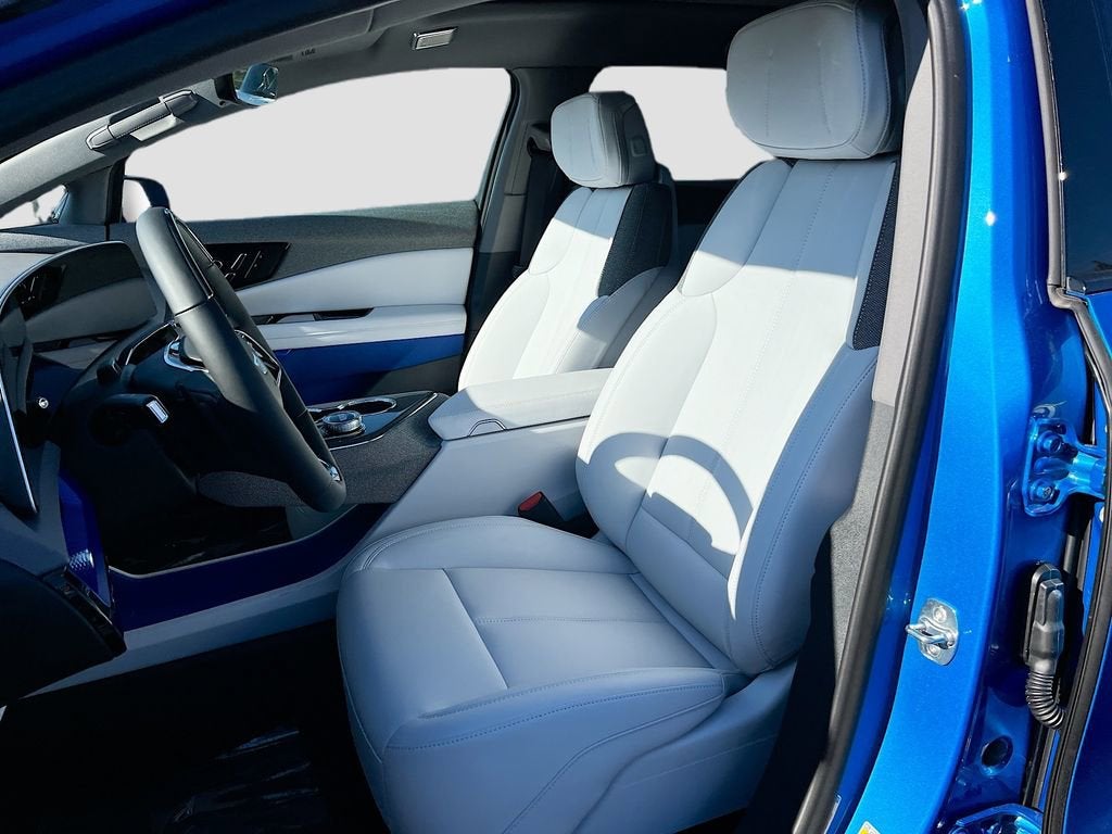 2025 Cadillac OPTIQ Luxury 1