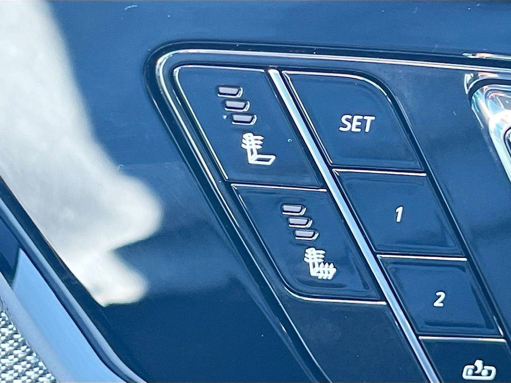 2025 Cadillac OPTIQ Luxury 1