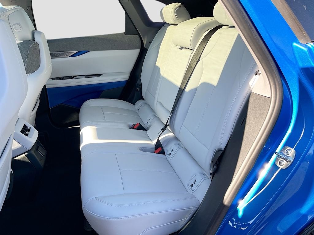 2025 Cadillac OPTIQ Luxury 1