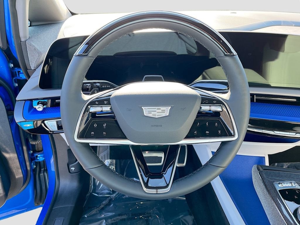 2025 Cadillac OPTIQ Luxury 1