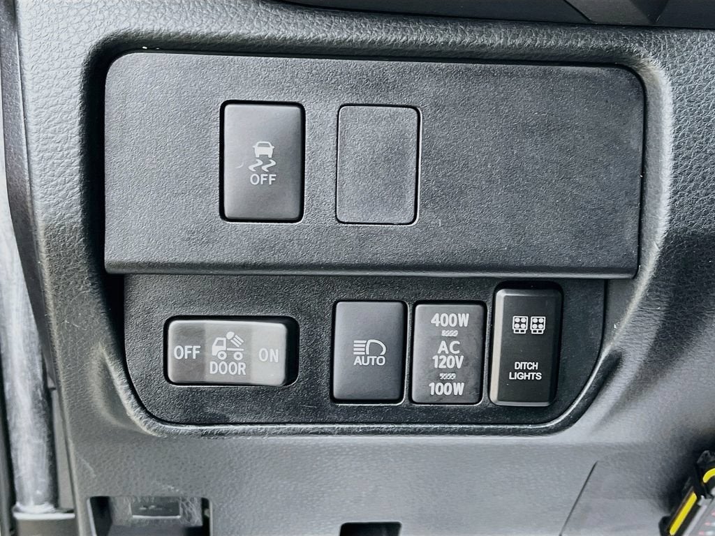 2022 Toyota Tacoma 4WD SR