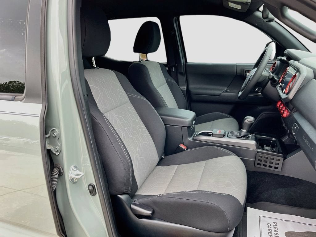 2022 Toyota Tacoma 4WD SR