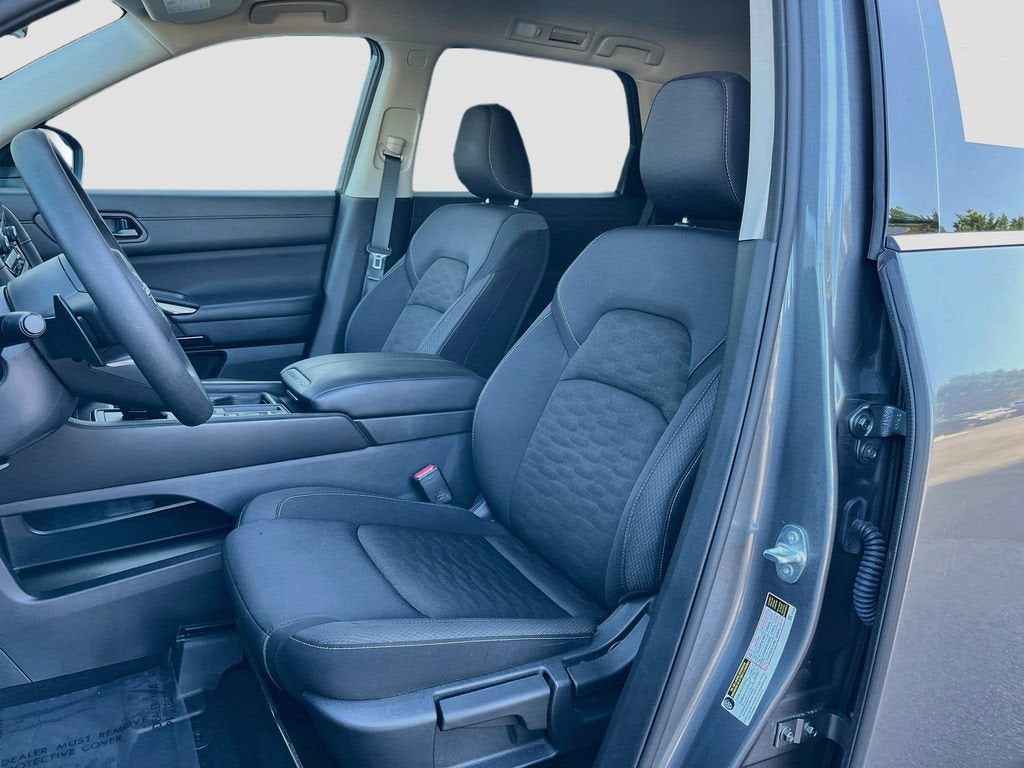 2025 Nissan Pathfinder S