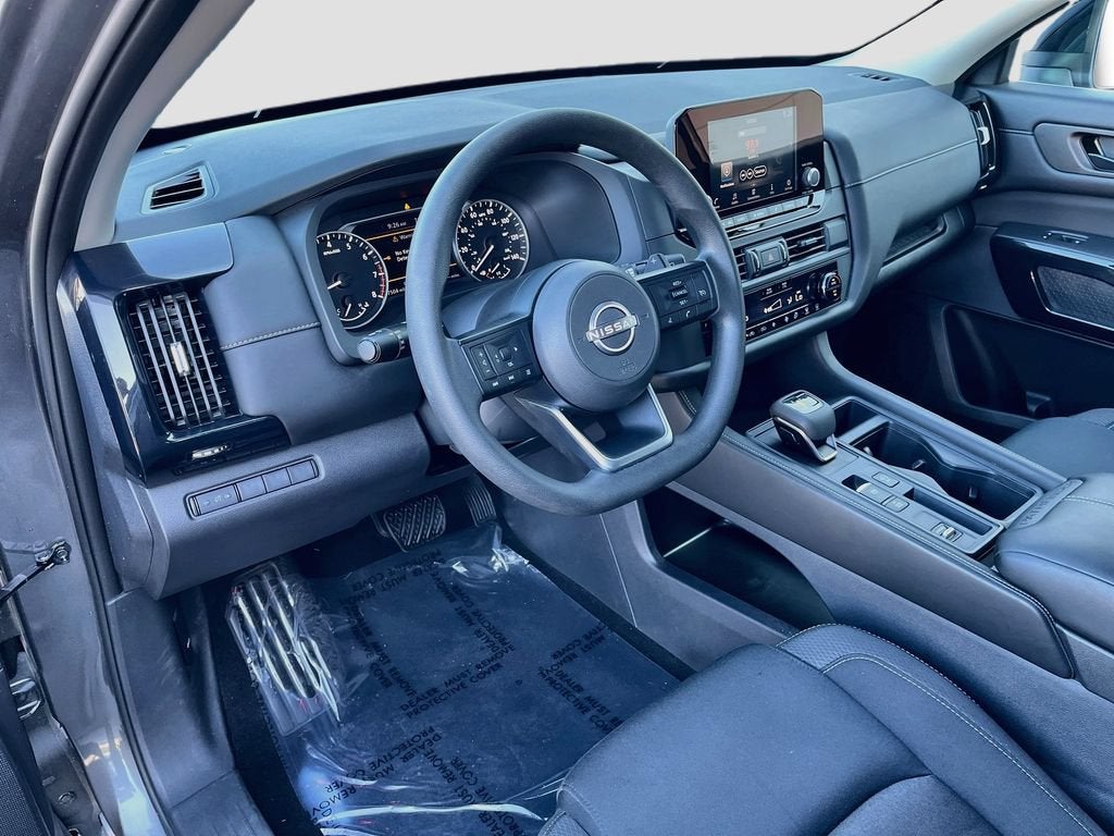 2025 Nissan Pathfinder S