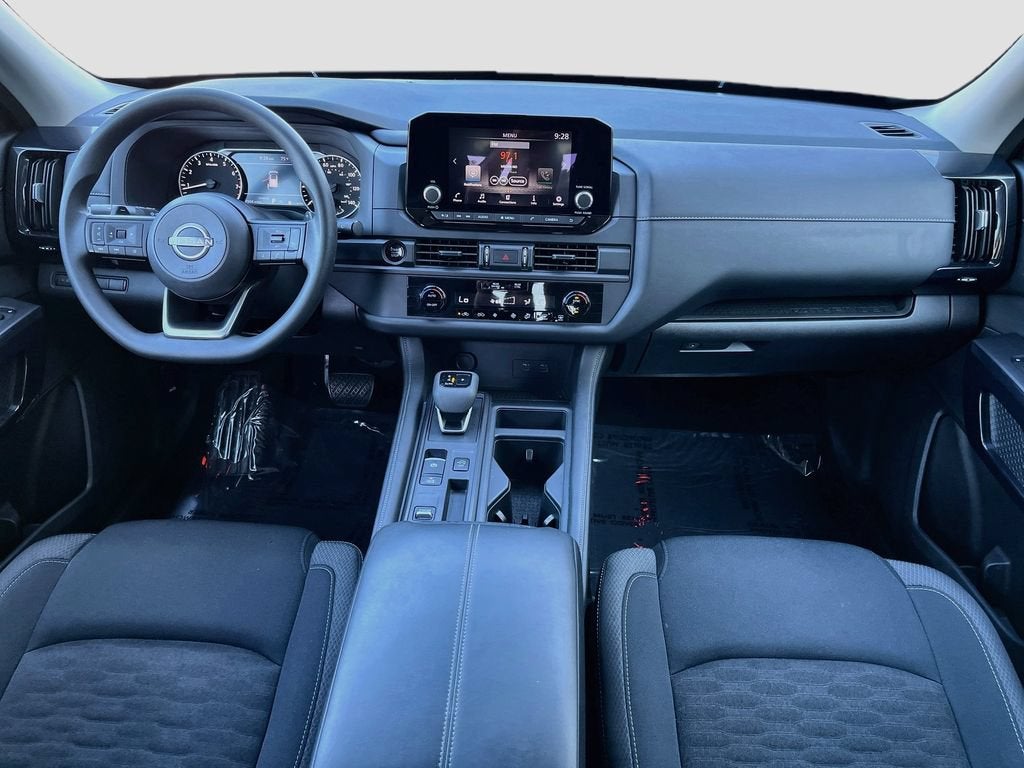 2025 Nissan Pathfinder S