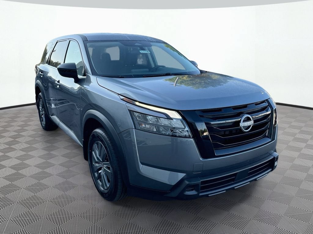 2025 Nissan Pathfinder S