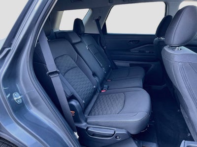 2025 Nissan Pathfinder S