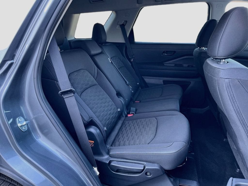 2025 Nissan Pathfinder S