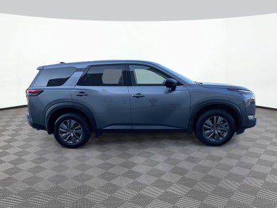 2025 Nissan Pathfinder S