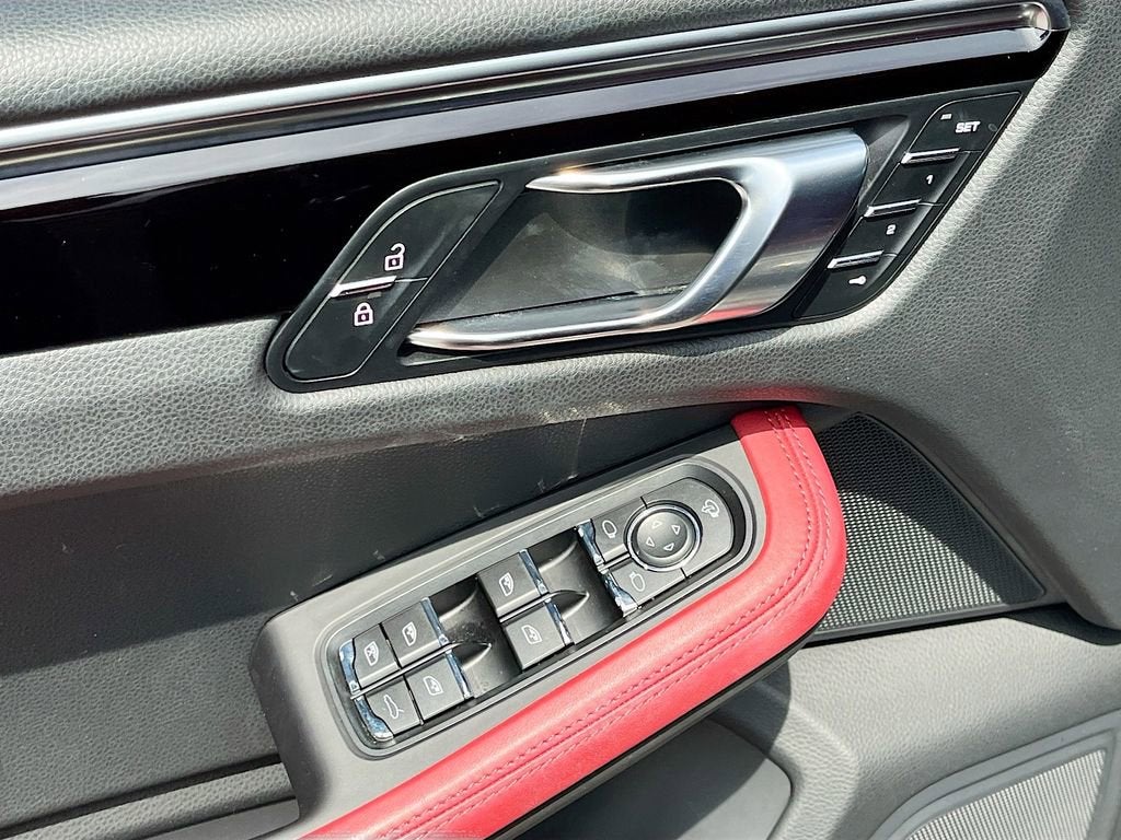 2023 Porsche Macan T