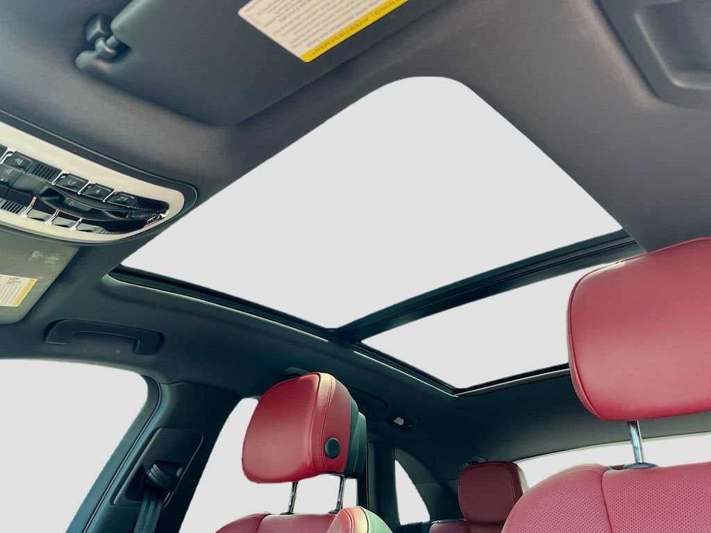 2023 Porsche Macan T