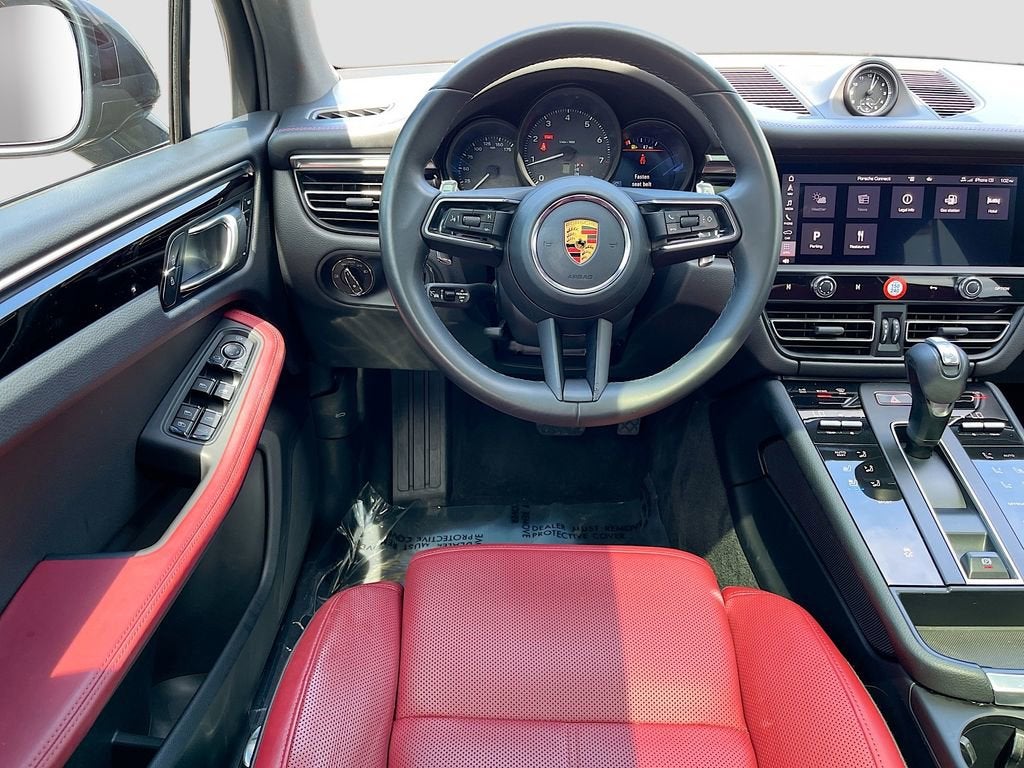 2023 Porsche Macan T