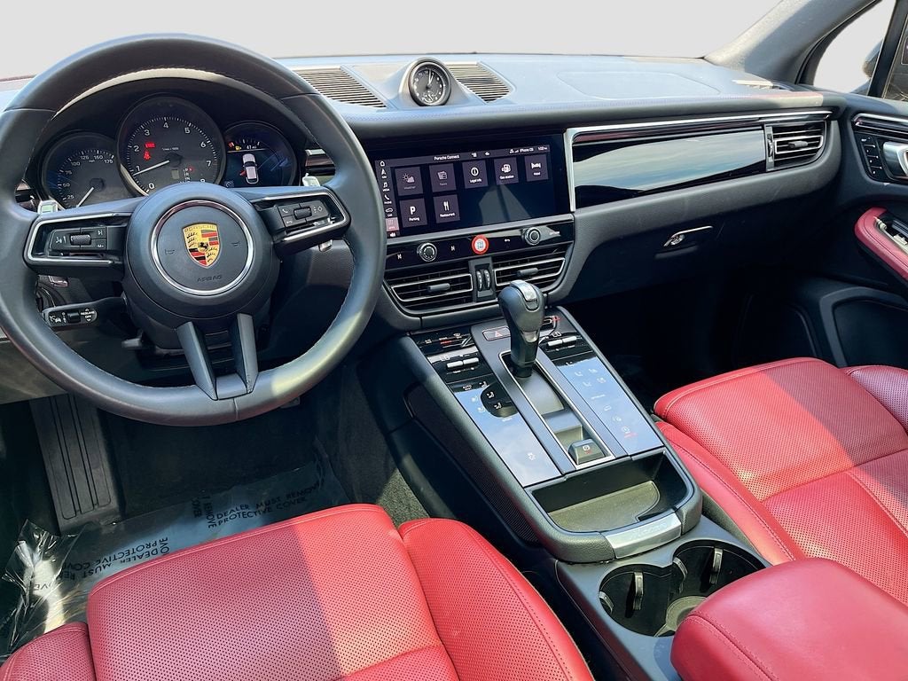2023 Porsche Macan T