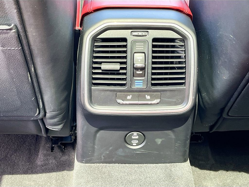 2023 Porsche Macan T