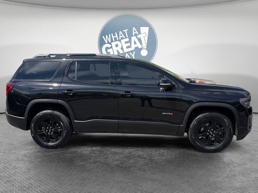 2023 GMC Acadia AT4